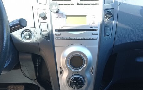Toyota Yaris III рестайлинг, 2008 год, 650 000 рублей, 13 фотография