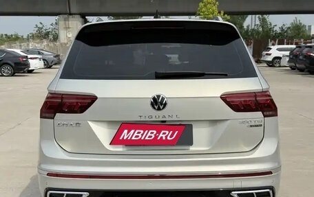 Volkswagen Tiguan II, 2021 год, 3 450 000 рублей, 2 фотография