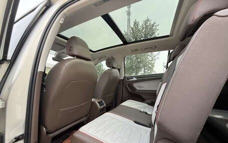 Volkswagen Tiguan II, 2021 год, 3 450 000 рублей, 17 фотография
