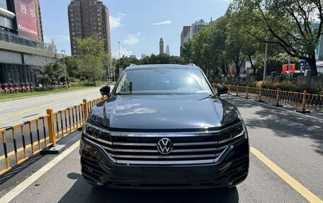 Volkswagen Touareg III, 2021 год, 3 850 000 рублей, 2 фотография