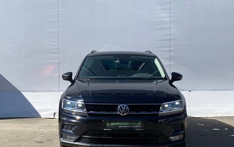 Volkswagen Tiguan II, 2020 год, 2 499 000 рублей, 2 фотография