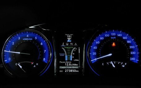 Toyota Camry, 2017 год, 2 075 000 рублей, 16 фотография