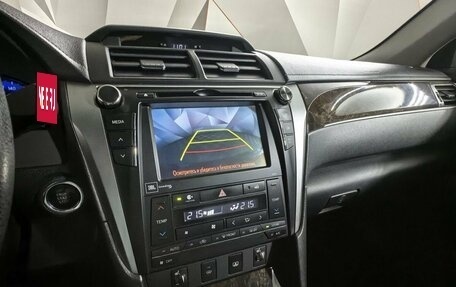 Toyota Camry, 2017 год, 2 075 000 рублей, 14 фотография