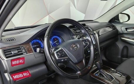 Toyota Camry, 2017 год, 2 075 000 рублей, 13 фотография