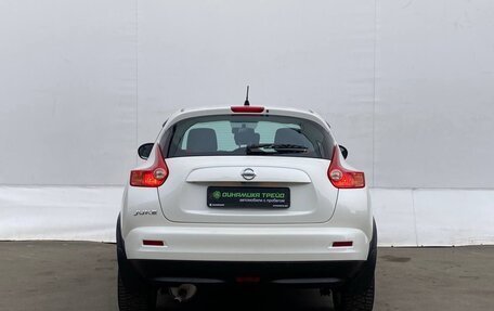 Nissan Juke II, 2014 год, 900 000 рублей, 6 фотография