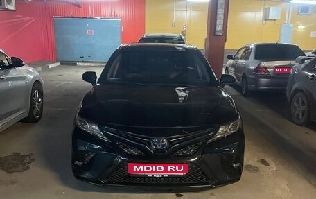 Toyota Camry, 2018 год, 2 100 000 рублей, 1 фотография
