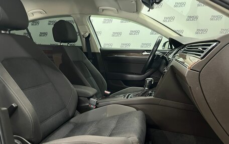 Volkswagen Passat B8 рестайлинг, 2015 год, 1 697 000 рублей, 10 фотография
