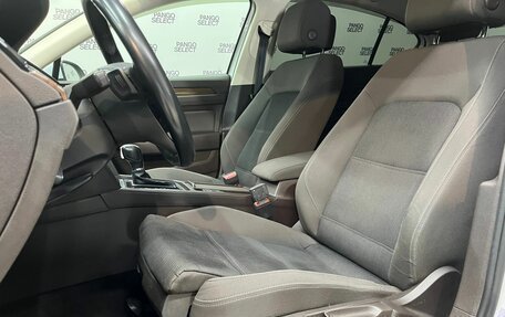 Volkswagen Passat B8 рестайлинг, 2015 год, 1 697 000 рублей, 13 фотография