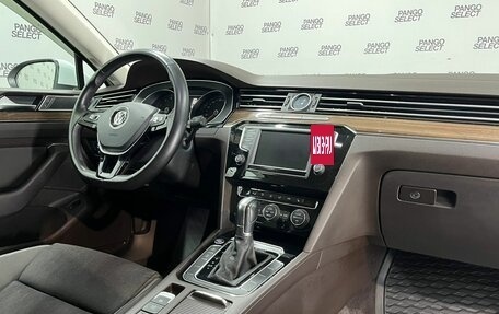 Volkswagen Passat B8 рестайлинг, 2015 год, 1 697 000 рублей, 3 фотография