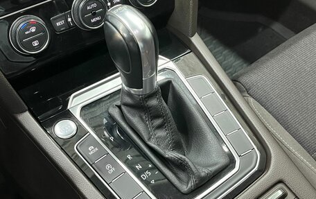 Volkswagen Passat B8 рестайлинг, 2015 год, 1 697 000 рублей, 17 фотография