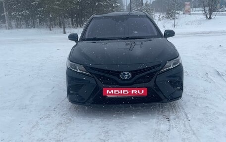 Toyota Camry, 2018 год, 2 100 000 рублей, 2 фотография