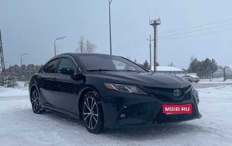 Toyota Camry, 2018 год, 2 100 000 рублей, 4 фотография