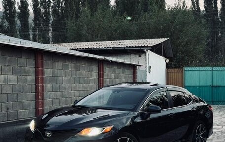 Toyota Camry, 2018 год, 2 100 000 рублей, 5 фотография