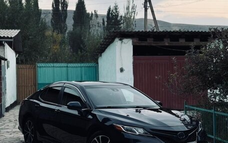 Toyota Camry, 2018 год, 2 100 000 рублей, 6 фотография