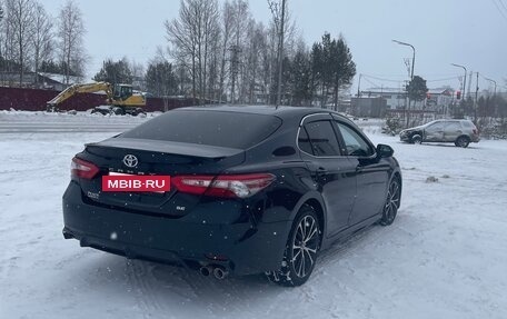Toyota Camry, 2018 год, 2 100 000 рублей, 3 фотография