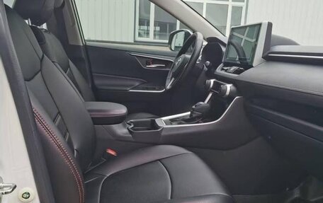 Toyota RAV4, 2021 год, 2 495 000 рублей, 9 фотография