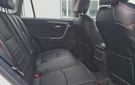 Toyota RAV4, 2021 год, 2 495 000 рублей, 14 фотография