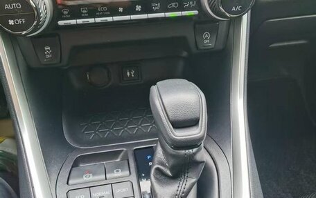 Toyota RAV4, 2021 год, 2 495 000 рублей, 17 фотография