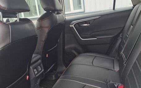Toyota RAV4, 2021 год, 2 495 000 рублей, 16 фотография