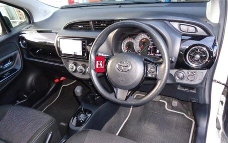 Toyota Vitz, 2020 год, 750 000 рублей, 6 фотография