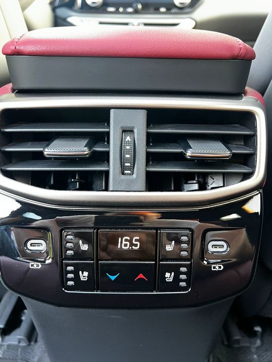 Lexus RX IV рестайлинг, 2024 год, 9 800 000 рублей, 19 фотография