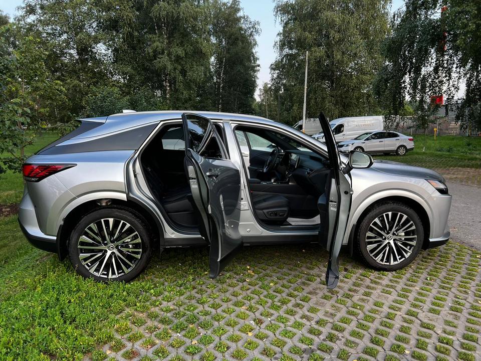 Lexus RX IV рестайлинг, 2024 год, 10 200 000 рублей, 6 фотография