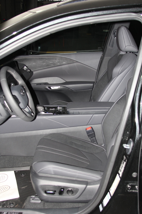 Lexus RX IV рестайлинг, 2024 год, 10 200 000 рублей, 8 фотография