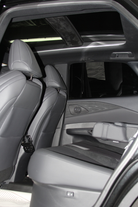 Lexus RX IV рестайлинг, 2024 год, 10 200 000 рублей, 7 фотография
