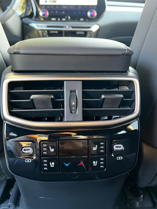 Lexus RX IV рестайлинг, 2024 год, 10 200 000 рублей, 18 фотография