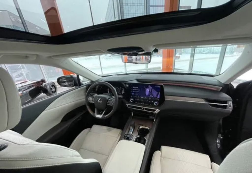 Lexus RX IV рестайлинг, 2024 год, 10 500 000 рублей, 5 фотография