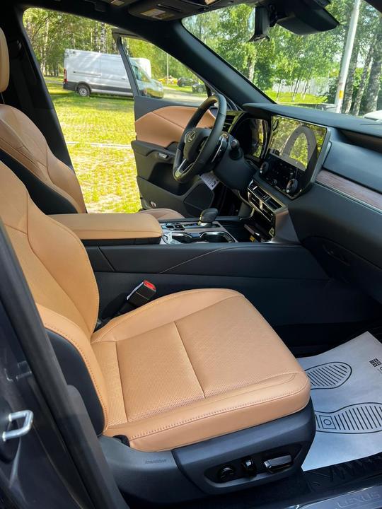 Lexus RX IV рестайлинг, 2024 год, 10 200 000 рублей, 13 фотография