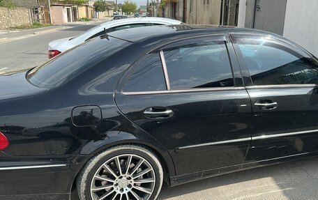 Mercedes-Benz E-Класс, 2004 год, 900 000 рублей, 3 фотография