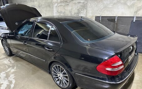 Mercedes-Benz E-Класс, 2004 год, 900 000 рублей, 11 фотография