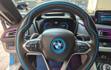BMW i8 I рестайлинг, 2016 год, 4 590 000 рублей, 12 фотография