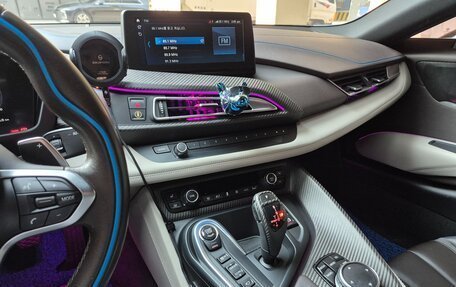 BMW i8 I рестайлинг, 2016 год, 4 590 000 рублей, 13 фотография