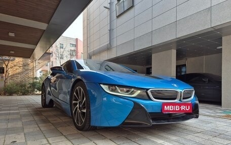 BMW i8 I рестайлинг, 2016 год, 4 590 000 рублей, 3 фотография