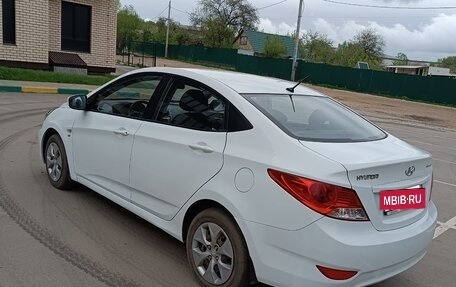 Hyundai Solaris II рестайлинг, 2013 год, 690 000 рублей, 3 фотография