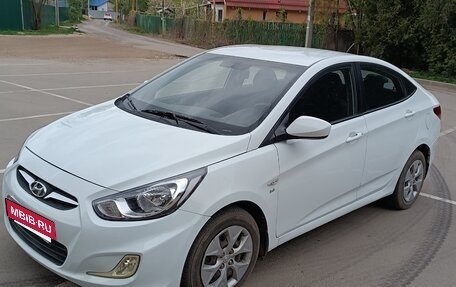 Hyundai Solaris II рестайлинг, 2013 год, 690 000 рублей, 2 фотография