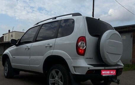 Chevrolet Niva I рестайлинг, 2018 год, 879 000 рублей, 3 фотография