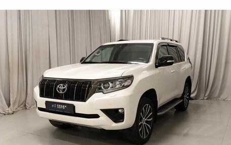 Toyota Land Cruiser Prado 150 рестайлинг 2, 2023 год, 7 850 000 рублей, 3 фотография