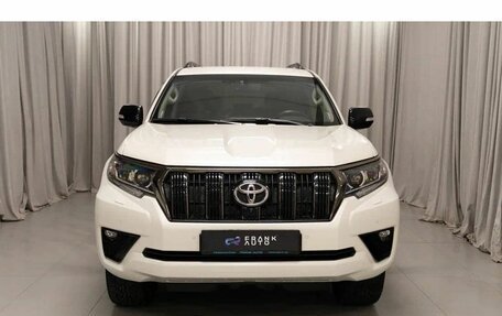 Toyota Land Cruiser Prado 150 рестайлинг 2, 2023 год, 7 850 000 рублей, 2 фотография
