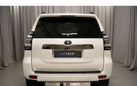 Toyota Land Cruiser Prado 150 рестайлинг 2, 2023 год, 7 850 000 рублей, 5 фотография