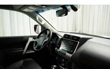 Toyota Land Cruiser Prado 150 рестайлинг 2, 2023 год, 7 850 000 рублей, 12 фотография