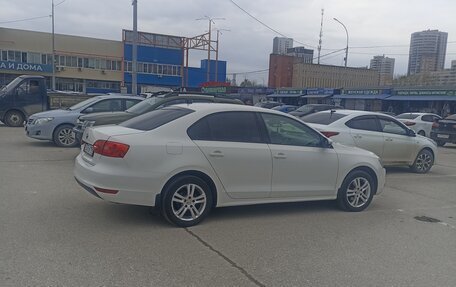 Volkswagen Jetta VI, 2013 год, 900 000 рублей, 2 фотография