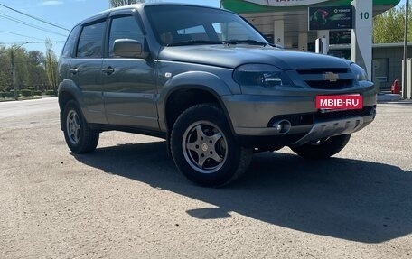 Chevrolet Niva I рестайлинг, 2018 год, 860 000 рублей, 2 фотография