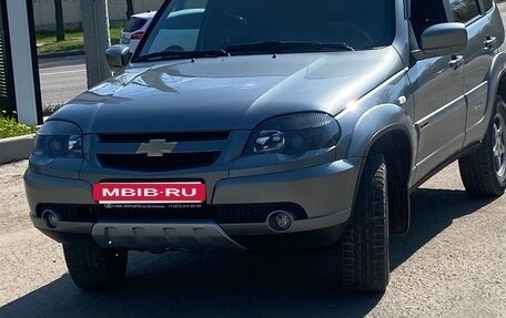 Chevrolet Niva I рестайлинг, 2018 год, 860 000 рублей, 4 фотография