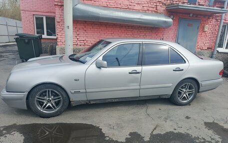 Mercedes-Benz E-Класс, 1998 год, 370 000 рублей, 2 фотография
