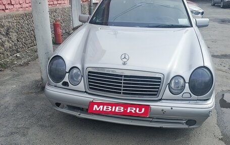 Mercedes-Benz E-Класс, 1998 год, 370 000 рублей, 3 фотография
