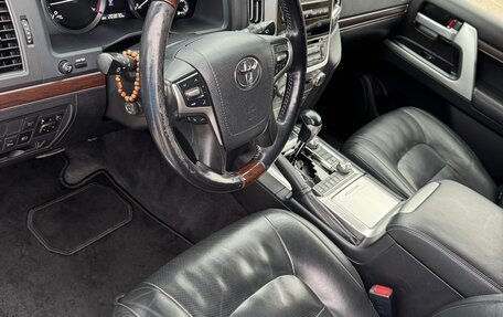 Toyota Land Cruiser 200, 2017 год, 4 750 000 рублей, 8 фотография
