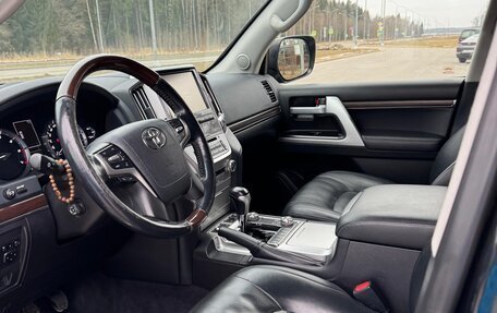 Toyota Land Cruiser 200, 2017 год, 4 750 000 рублей, 7 фотография